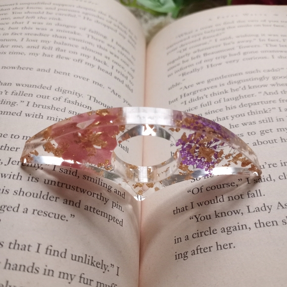 Other - Elegant Resin Book Holder with Gold and Purple Accents